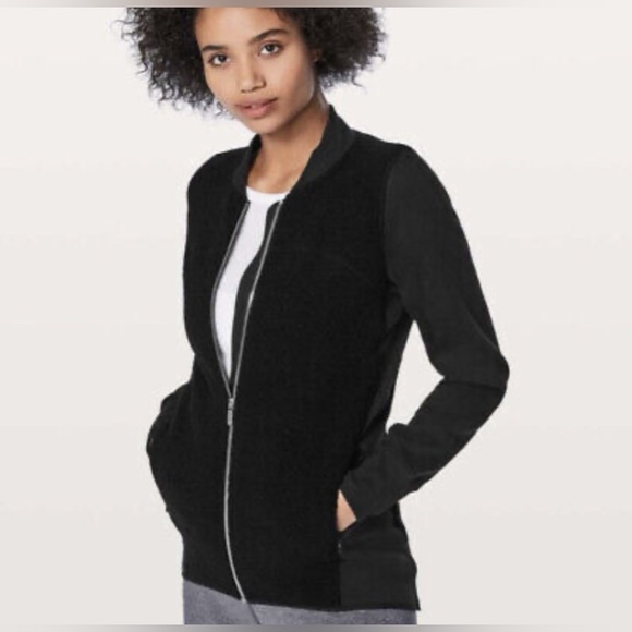 Lululemon Stand Out fleece Sherpa Zip up - Picture 6 of 6
